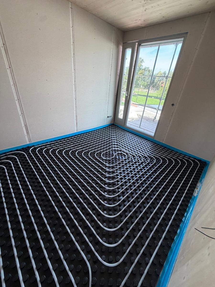 Underfloor heating on studded panels — Vloerverwarming Arnhem
