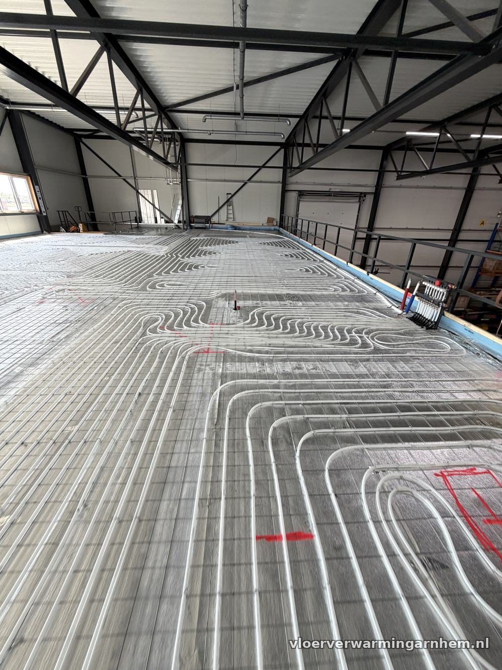 Vloerverwarming bedrijfshal — Velsen-Noord